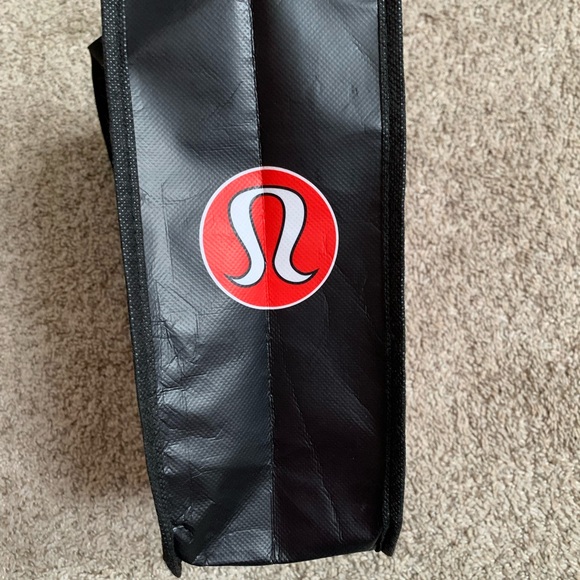 LuLuLemon small reusable shopping bag - Picture 3 of 3